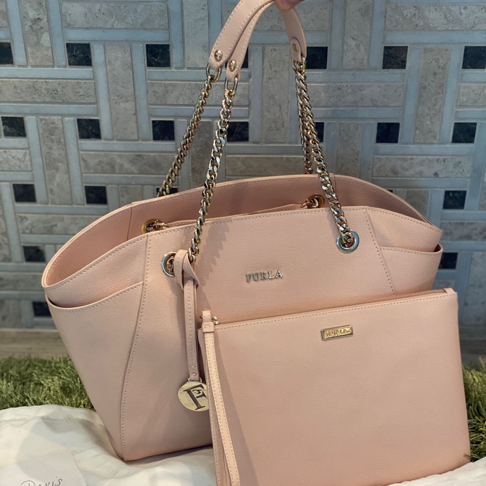 ⭐️LIKE NEW!⭐️ FURLA Light Pink Chain Tote
